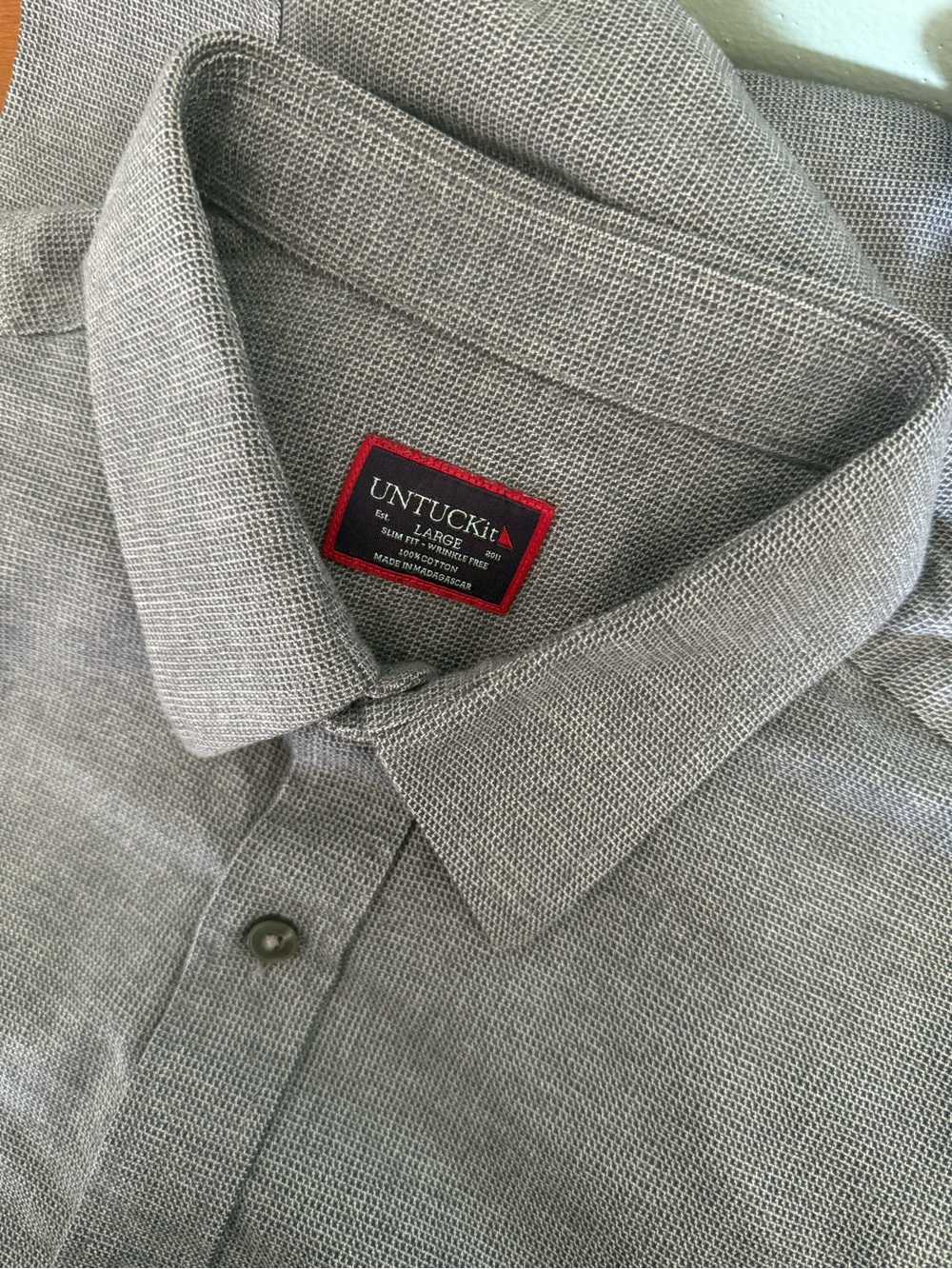 Untuckit Men’s Veneto WF Grey Black Plaid Button Down Size Large
